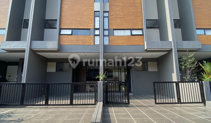 For Sale: Adjoining Shop House Below Market Price, Rukan Garden House, Suitable for Office and Residence, Area 110 M², Free Parking, Mortgage Available, Grand Wisata 1