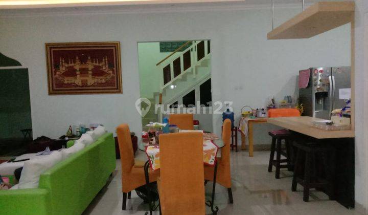 Dijual Rumah 2 Lantai 4+1 Kamar Tidur, Posisi Hook Semi Furnished Luas Tanah 192m2 di Komplek Deppen Rri, Cimanggis Depok 1