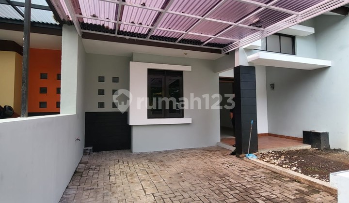 Disewakan Rumah 1 Lantai Luas 171m2, 2+1 Kamar Tidur Double Gate Security System, Keamanan 24 Jam, Siap Huni, Fasilitas Cluster Lapangan Olaharaga, Masjid dan Taman Bermain, di Antapani Bandung 1