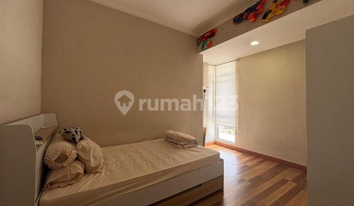 Dijual Rumah Cerryville Boulevard 2 Lantai , Luas 160m², 4+1 Kamar Tidur, SHM, Memiliki 2 Facade Sehingga Terkoneksi Dalam Cluster, Cocok Untuk Tempat Tinggal dan Usaha Bisa KPR Grandwisata Bekasi 2