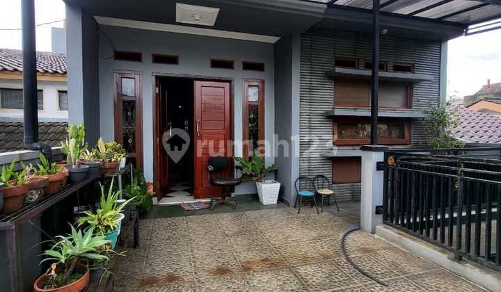 Disewakan Rumah 2 Lantai, Luas 120m2, 4 Kamar Tidur, Cocok Dijadikan Hunian/Kantor, Semi Furnished Siap Huni, Dalam Komplek Keamanan 24 Jam, di Antapani Bandung 2