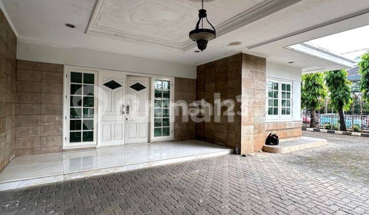 Beautiful and Strategic House at Imam Bonjol, Menteng Premium Location 2