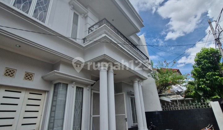 Modern House in Pondok Indah Near PIM 3 Comfortable Environment 2