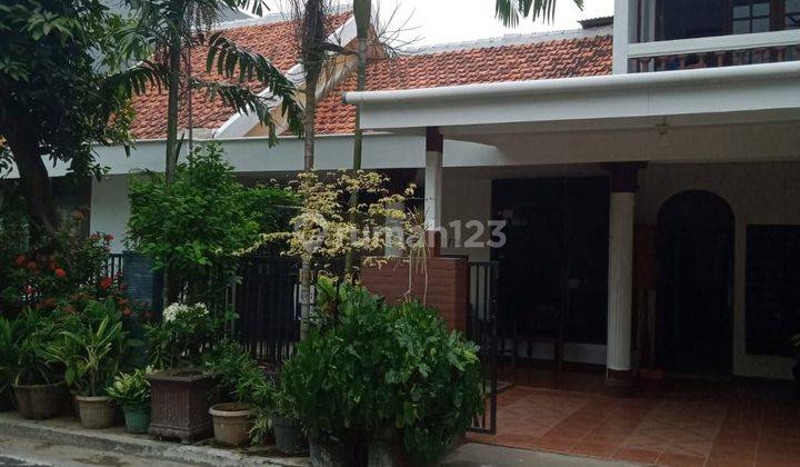 Rumah bagus cocok unt kost kostan di komplek Griya Adhi Praja 2 Lantai SHM 1