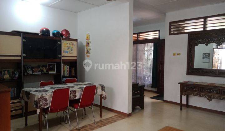 Rumah bagus cocok unt kost kostan di komplek Griya Adhi Praja 2 Lantai SHM 2