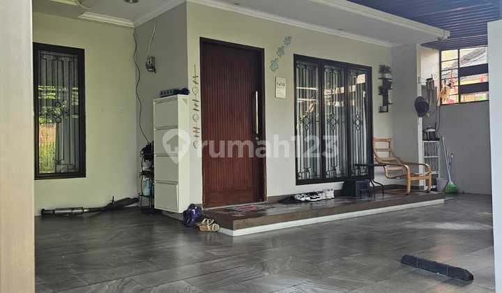 Rumah Furnished Cantik Lokasi Dekat 2 Akses Tol & Pondok Indah Rumah Furnished Cantik Lokasi Dekat 2 Akses Tol & Pondok Indah