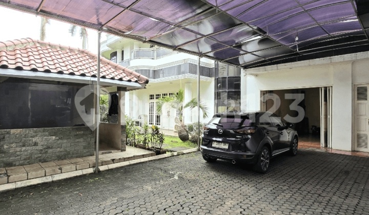 Pondok Indah, Rumah Megah Harga Menarik Lokasi Gedung Hijau Raya Dekat Rafless School