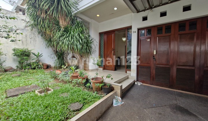 Asri 2-Story House in Gandari Area Near Blok M Business Center