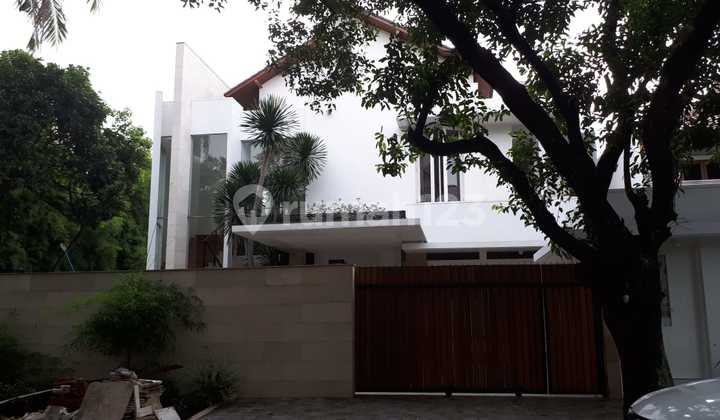 Attractive and Comfortable House in Selong Area, Kebayoran Baru Near SCBD.