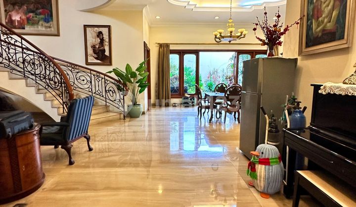 Rumah area elite dekat Jl Cendana, Jarang Ada! Daerah Tenang, Row Jalan Lebar Rumah area elite dekat Jl Cendana, Jarang Ada! Daerah Tenang, Row Jalan Lebar