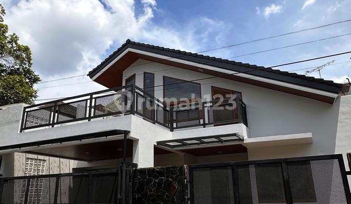 Rumah Modern 2lantai Dalam Komplek Pondok Indah 