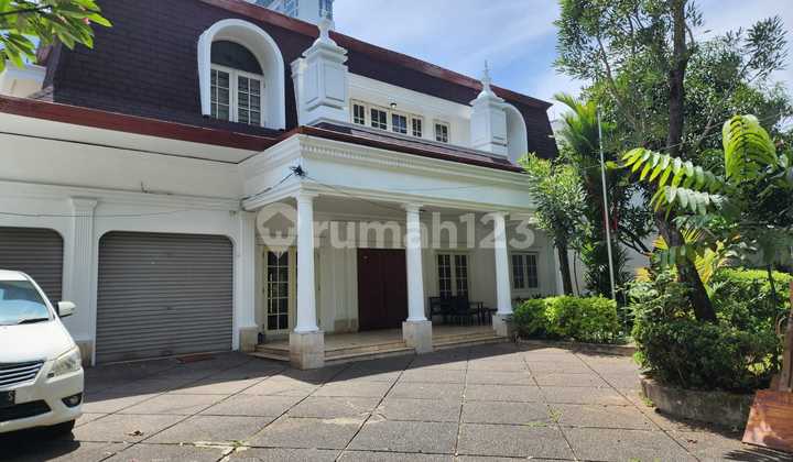 House on Main Road, Permata Hijau, Suitable for Business & Office, Near Senayan. House on Main Road, Permata Hijau, Suitable for Business & Office, Near Senayan.
