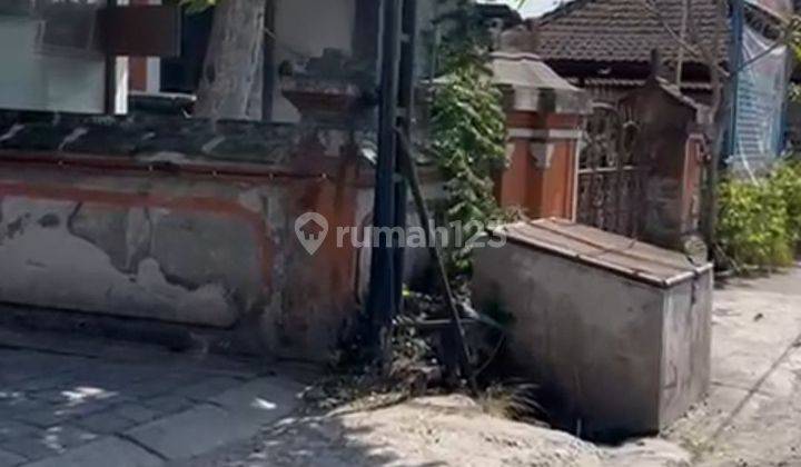 Tanah kavlingan di tuka dalung, 15 menit ke Canggu, 15 menit ke RS kapal, 15 menit kenuspem, 29 menit ke tabanan lokasi juga deket ke sekolah dan sekolah smk pariwisata 2