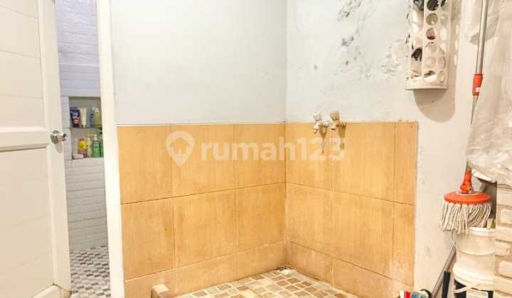 For Sale Beautiful Flood-Free House in Kreo Larangan, Tangerang City 2