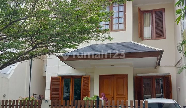 Disewakan Rumah di Pondok Indah Jakarta Selatan