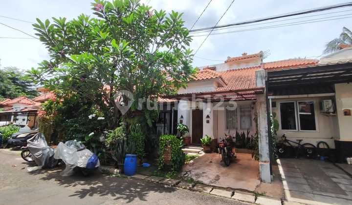 For sale: 2 attached houses in Taman Ubud Indah, Lippo Village Karawaci, Tangerang