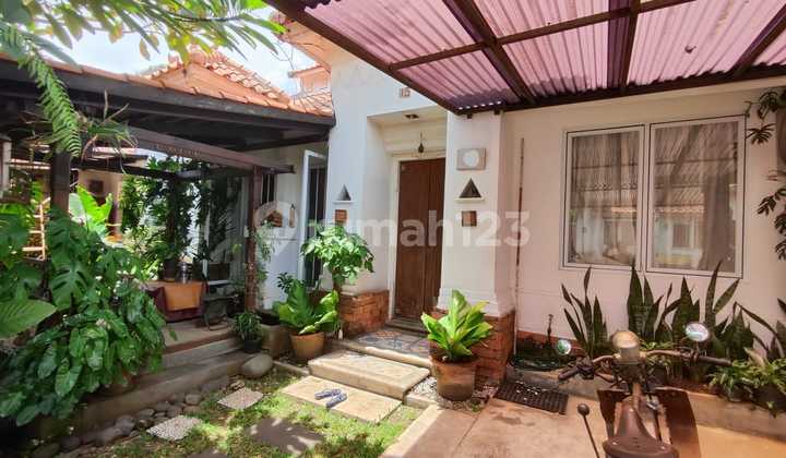 For sale: 2 attached houses in Taman Ubud Indah, Lippo Village Karawaci, Tangerang 2