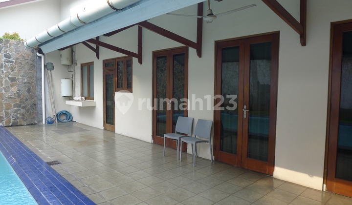 Dijual Rumah Mewah Asri di Kemang Jakarta Selatan With Swimming Pool 2