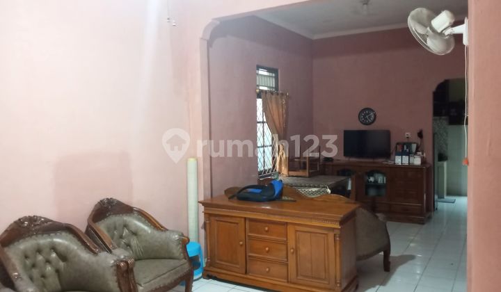 For Sale Comfortable House Strategically Located Near Petukangan Pesanggrahan Toll Road 2