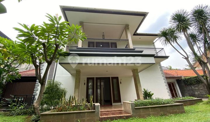 Diseakan Rumah Mewah di Dharmawangsa Siap Huni