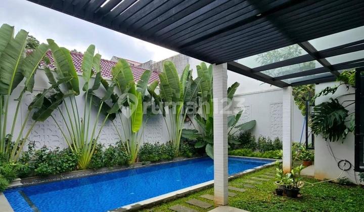 Disewakan Rumah Mewah di Jakarta Selatan Siap Huni