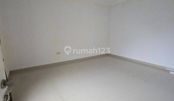 Rumah 2 Lantai Full Bangunan, Di Green Lake City, Lebar 8, Shm 2