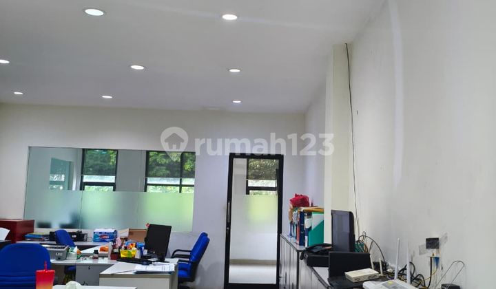 3-Story Commercial Building in Cikokol Tangerang Ready to Use! SHM, 162M², 5X32.4M² 2