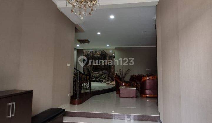 RUMAH SIAP HUNI DI FLORENCE PIK 2,5 LANTAI, FURNISHED 1