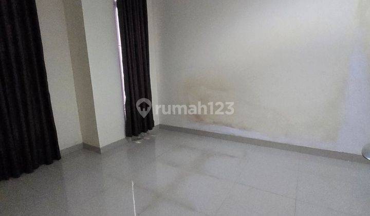 Rumah 2 Lantai Full Bangunan, Di Green Lake City, Lebar 8, Shm 2