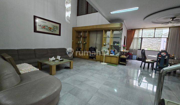 Rumah Intercon 12x25m² , 300m² , 2 Lantai, 5 Kamar Tidur, Shm  1
