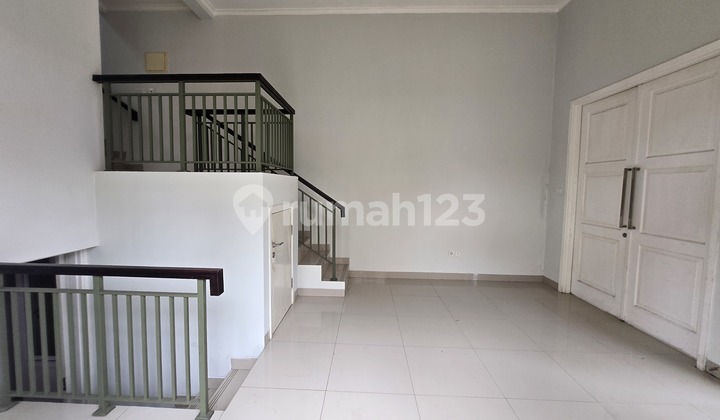 Rumah 3 Lantai di Gading Serpong Omaha Village 12X8m²