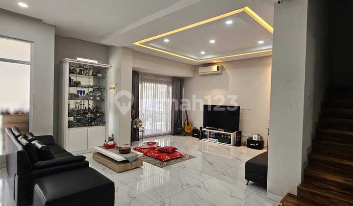 Rumah Green Lake City 10x18, Bagus, 2,5 Lantai, Siap Huni! Shm 2