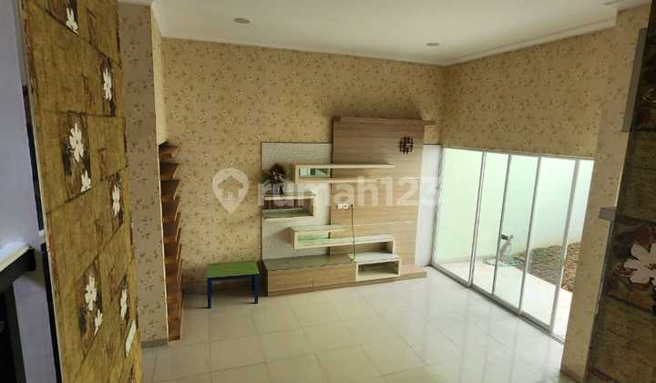 Rumah Permata Buana 10X18m² , 180M², Bagus , Siap Huni, SHM 2