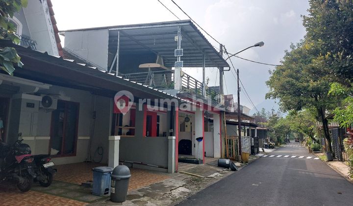 Ready-to-Occupy House in Venesia Sentul City. Furnished. 2