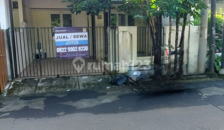 Soka Griya Bogor Raya Cluster in Front of the Park