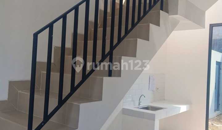dapur rumah 2 lantai, siap huni.