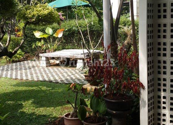 Rumah dengan Kolam Renang di Rancamaya Golf Estate 2 Lantai 2