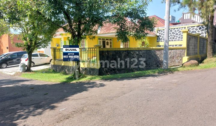 Rumah Hoek, Halaman Luas. Di Sentul City. Shm