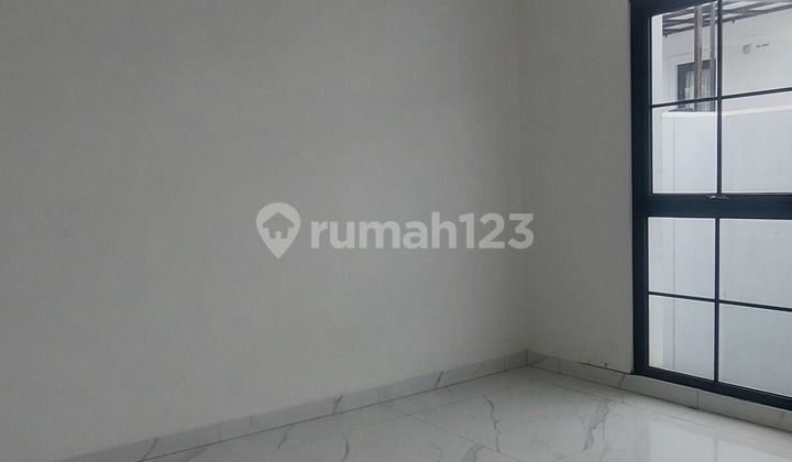 Dekat Akses Tol, Rumah, 3 Lantai, di Summarecon Bogor, 2