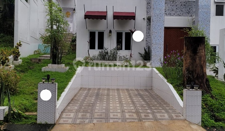 Luxury House With Swimming Pool In Sentul City. Ready to Occupy. Certificate of Ownership.