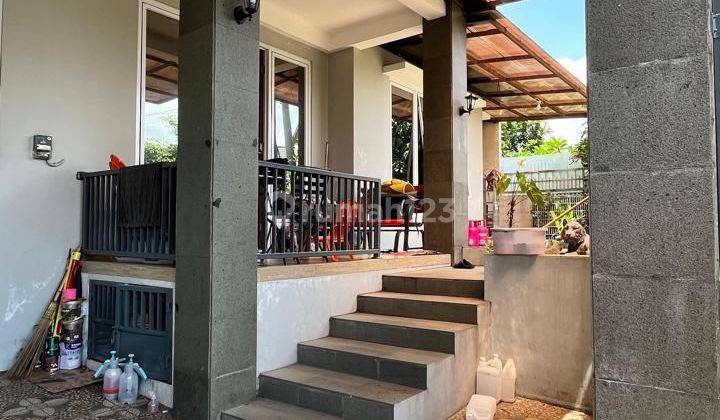 Rumah Dijual 2 Lantai Siap Huni, Depan Dan Samping Taman 2