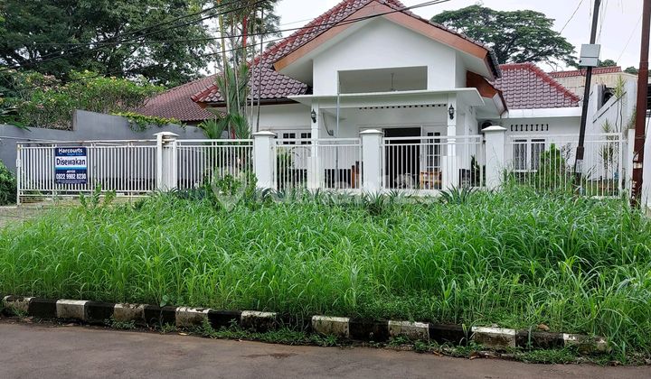 Rumah Classic Disewakan, Full Furnished, Siap Huni 2