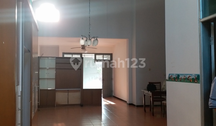 Rumah Parkiran Luas Di Villa Duta. Siap Huni 2