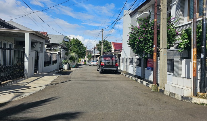 Rumah Hoek Siap Huni di Indraprasta. SHM 2