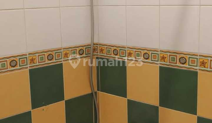 Rumah Parkiran Luas Di Villa Duta. Shm. Siap Huni 2