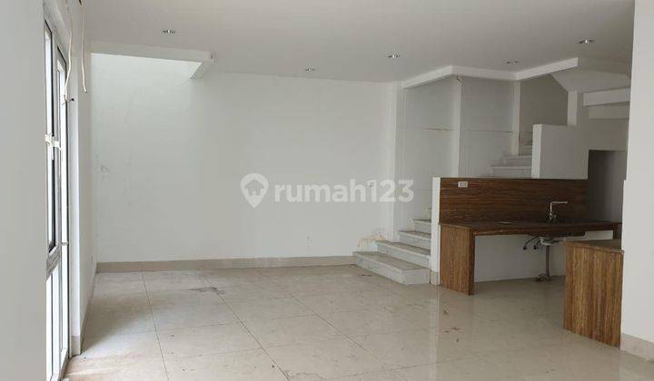 di Jual Rumah Siap Huni di Pantai Indah Kapuk. 2