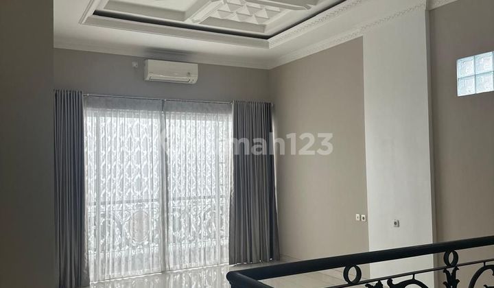 Beautiful Luxury Ready-to-Live House for Sale in Kebon Jeruk, West Jakarta 2