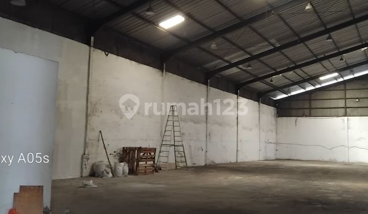 Ready-to-Use Warehouse for Sale in Cakung Cilincing, East Jakarta
