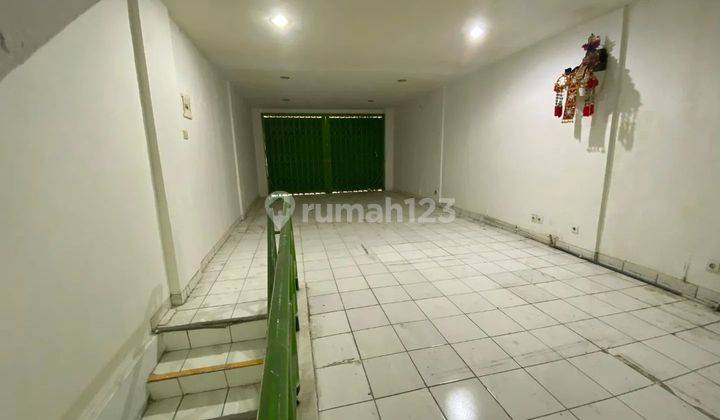 3 storey shophouse walking distance to Unud Denpasar Bali campus 2