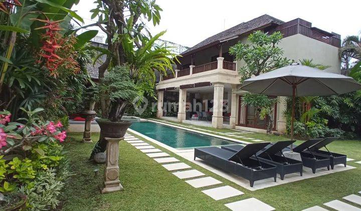 Villa terawat full furnished seminyak Kuta Utara Bali 1